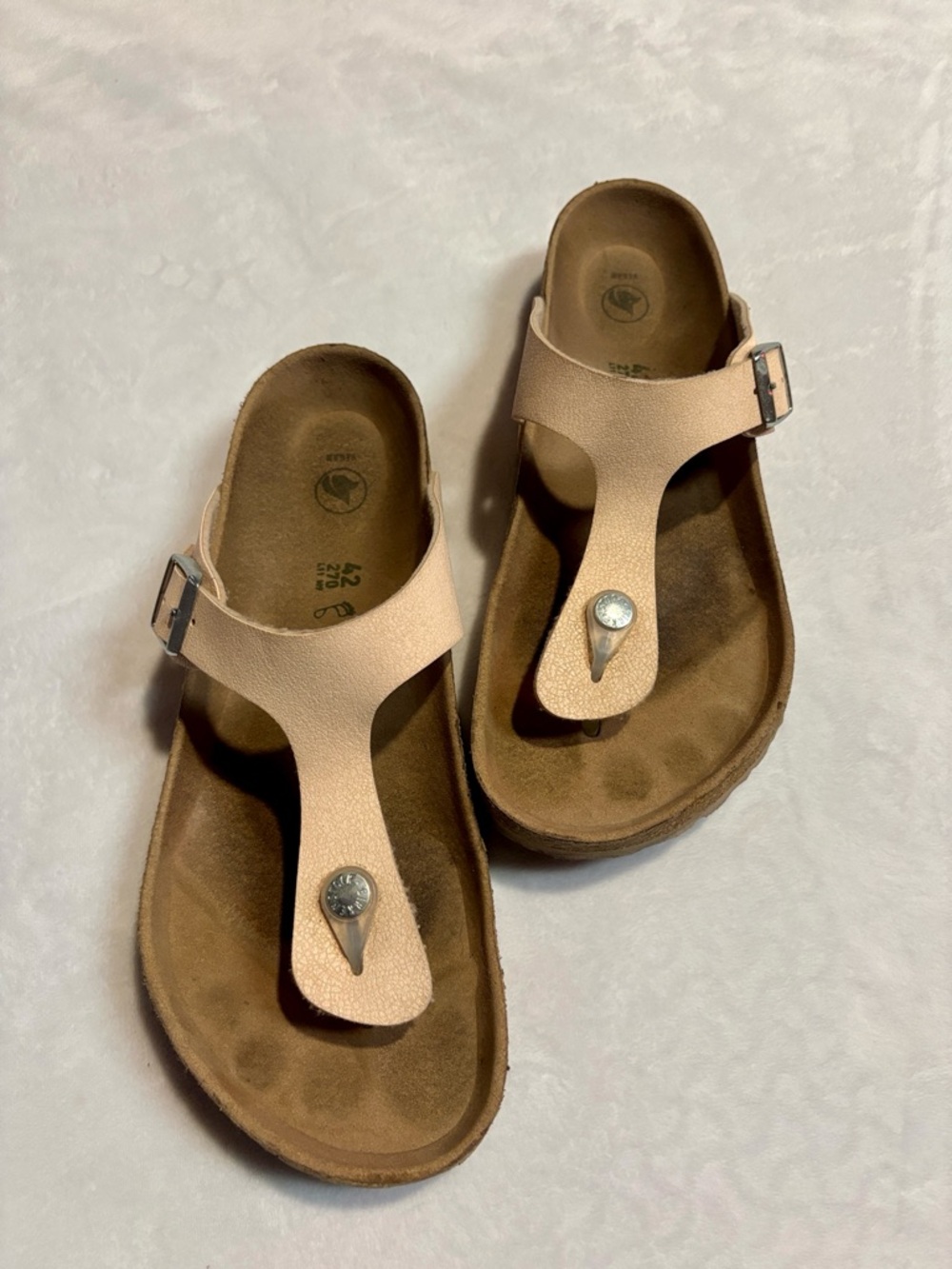 Birkenstock Light Rose Gizeh Sandals - Picture 2 of 6